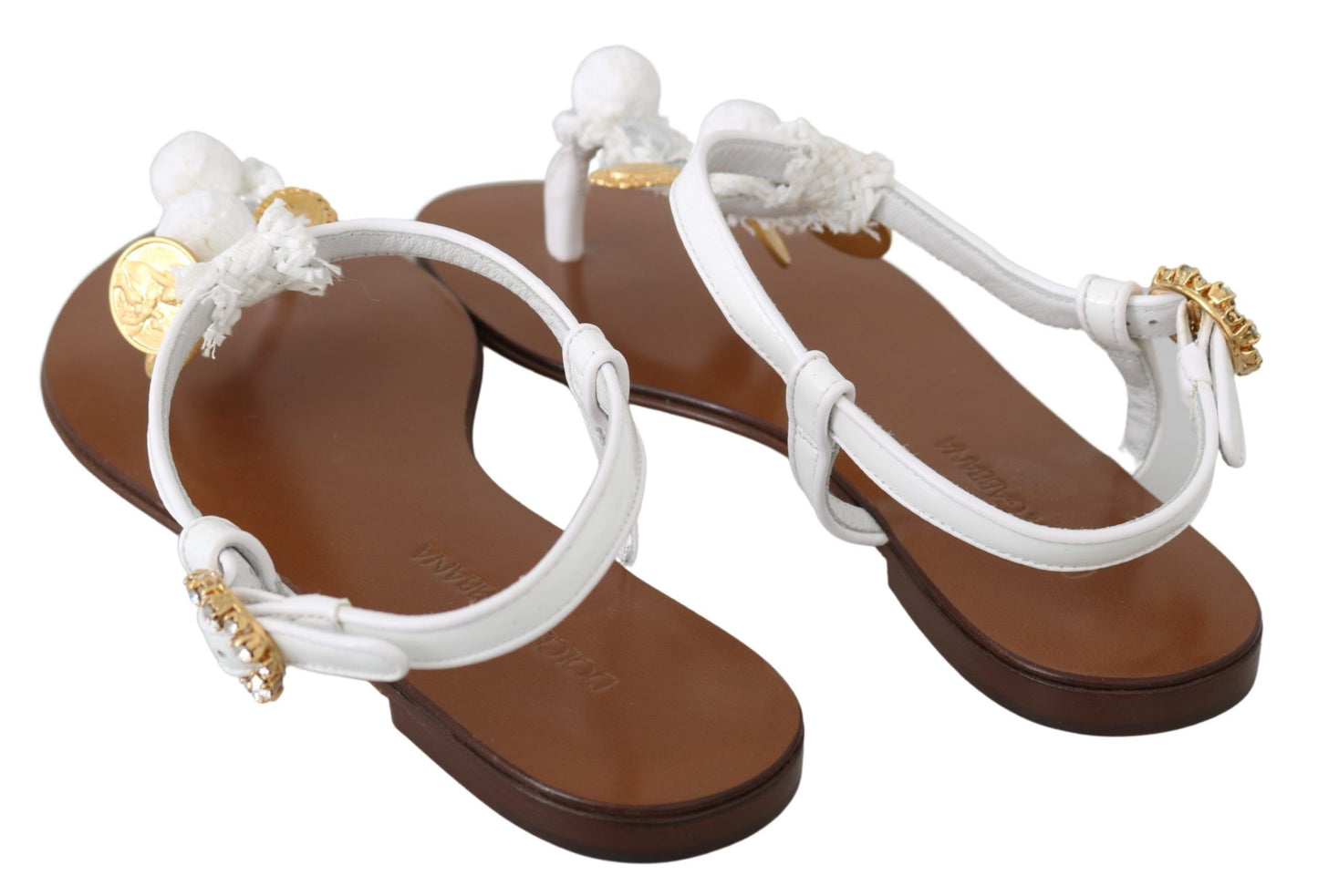 Dolce &amp; Gabbana Tongs en cuir blanc avec pièces de monnaie, sandales et chaussures