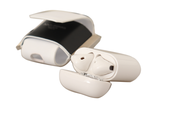 Étui Airpods avec bracelet en cuir noir et blanc Dolce &amp; Gabbana avec logo en métal argenté