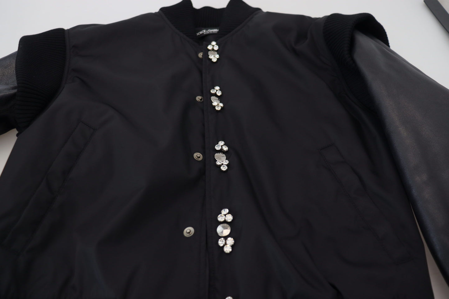 Dolce &amp; Gabbana Veste à boutons en nylon noir avec cristaux