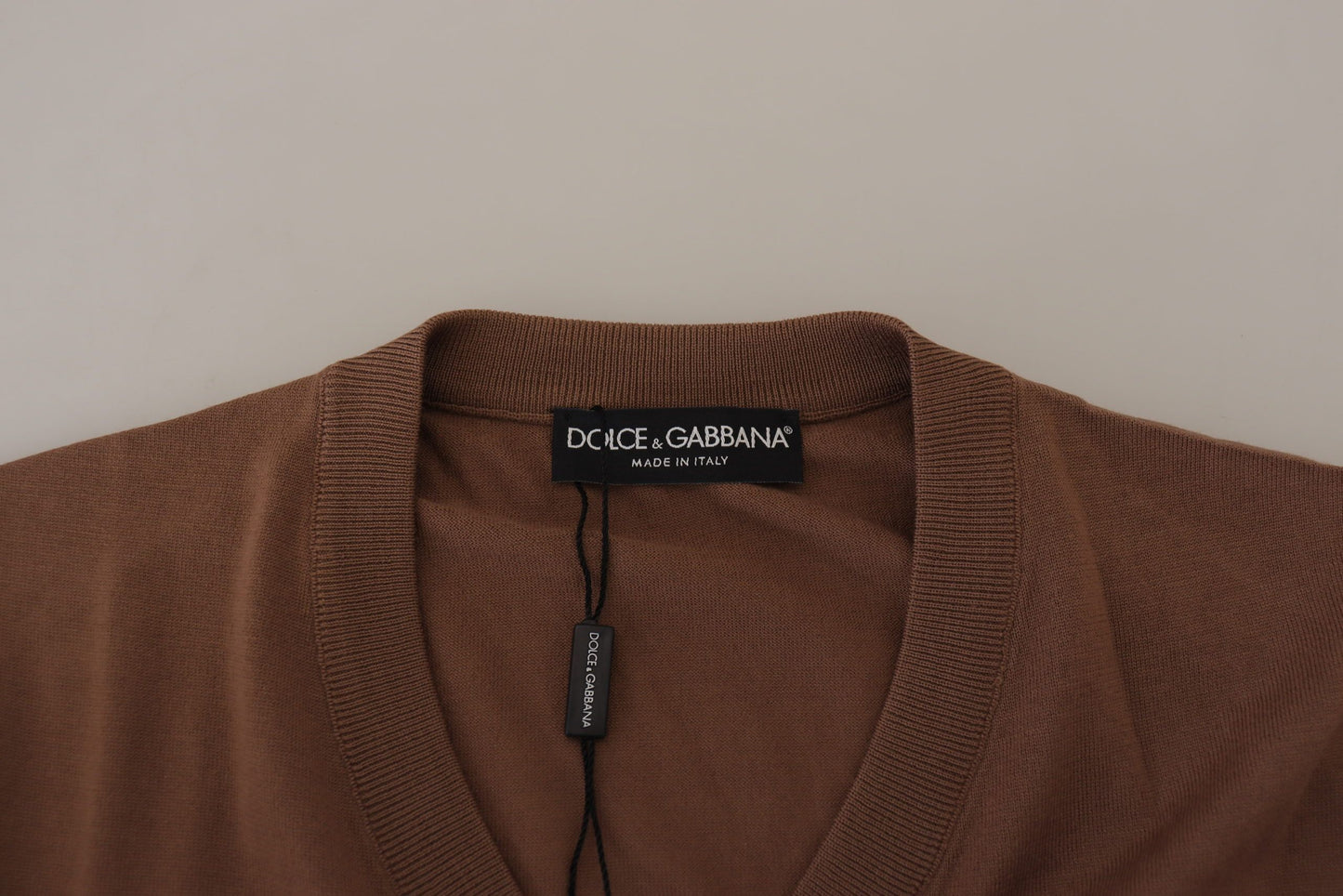 Dolce &amp; Gabbana Pull à col en V en laine marron pour hommes