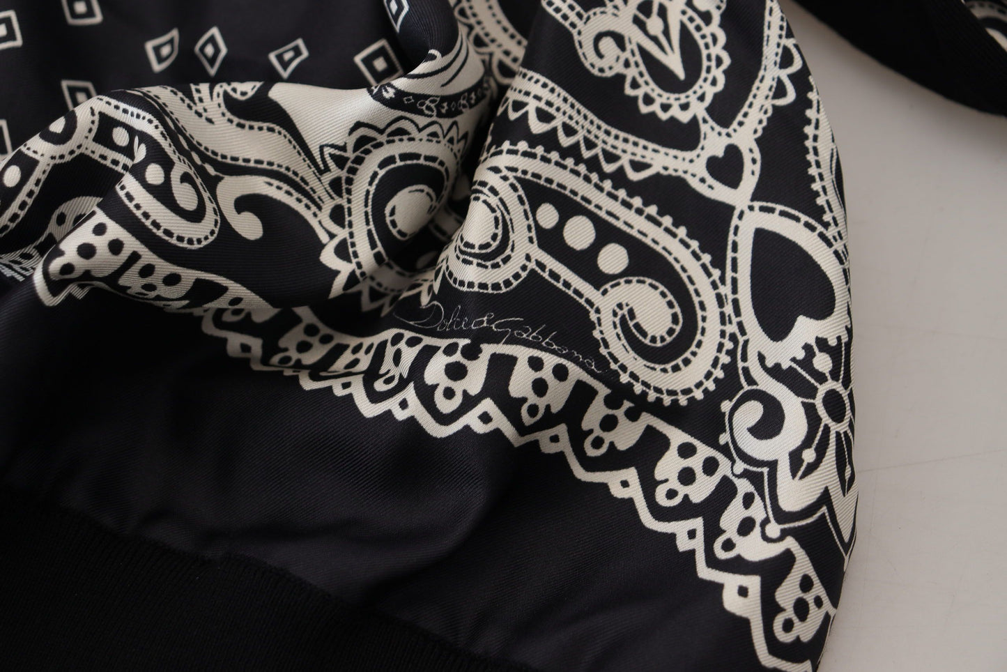 Dolce &amp; Gabbana Schwarzer Bandana-Pullover mit Rundhalsausschnitt