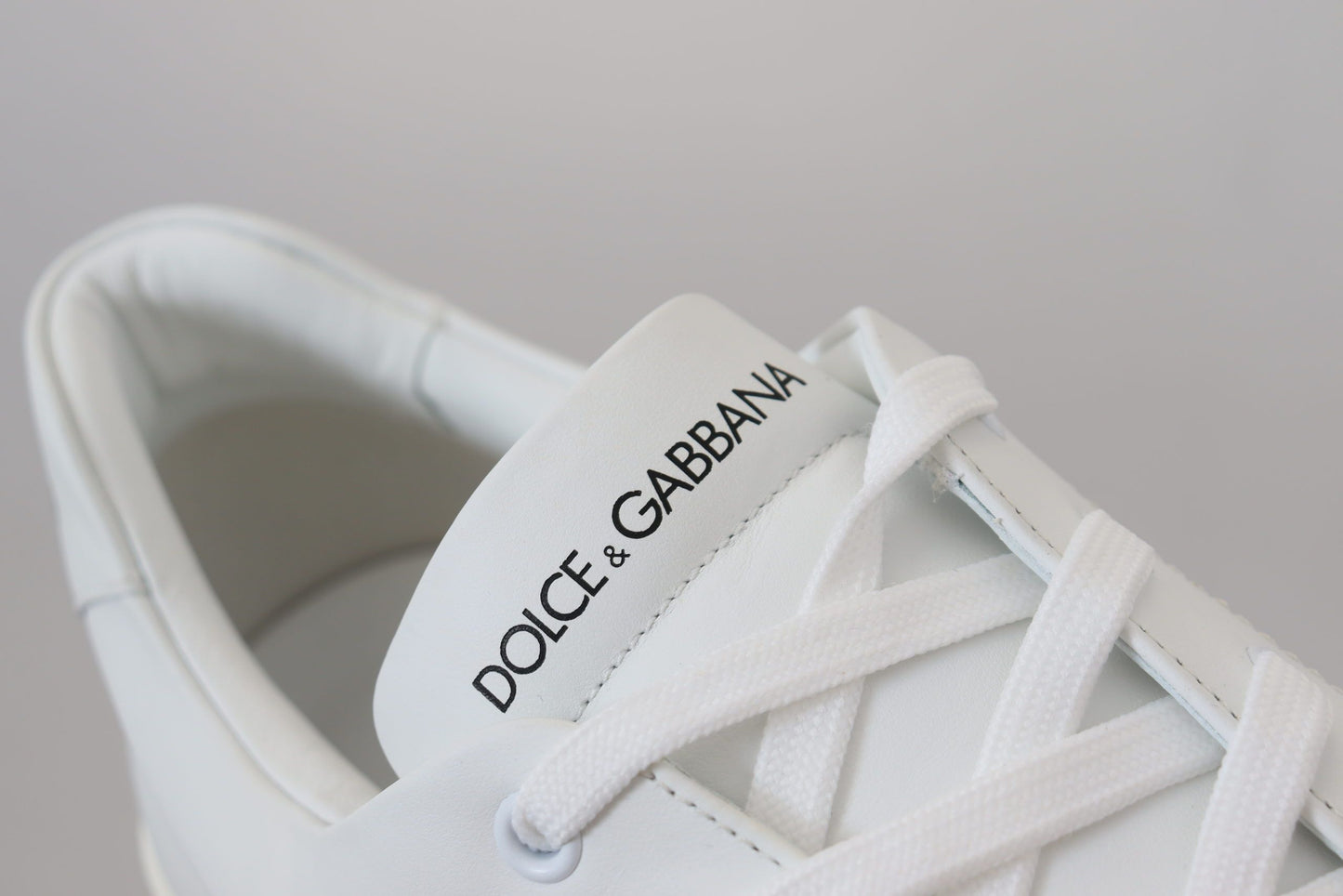 Dolce &amp; Gabbana Chaussures de baskets décontractées en cuir blanc avec logo DG