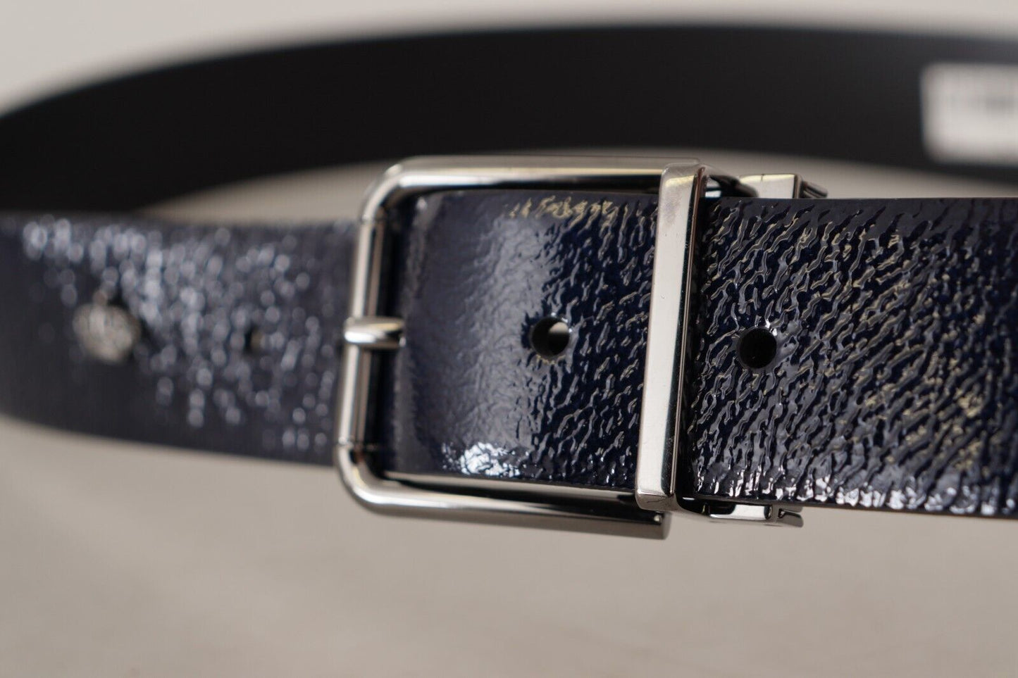 Dolce &amp; Gabbana Ceinture à boucle avec logo argenté en cuir verni bleu Vernice