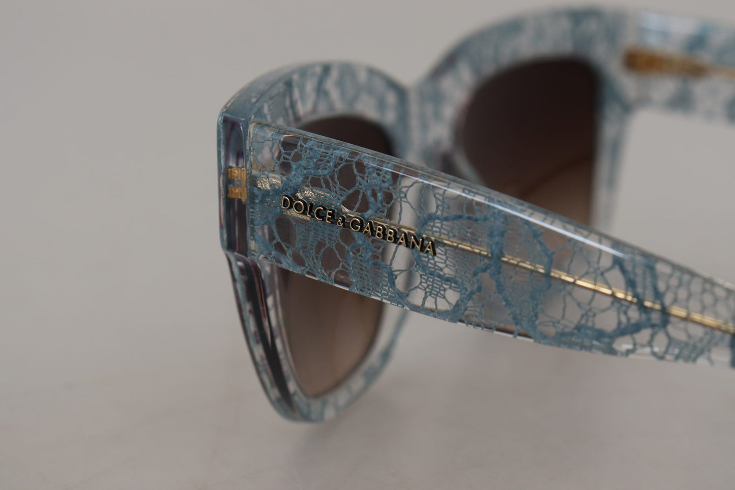 Dolce &amp; Gabbana Lunettes de soleil papillon en cristal et acétate en dentelle bleue DG4231