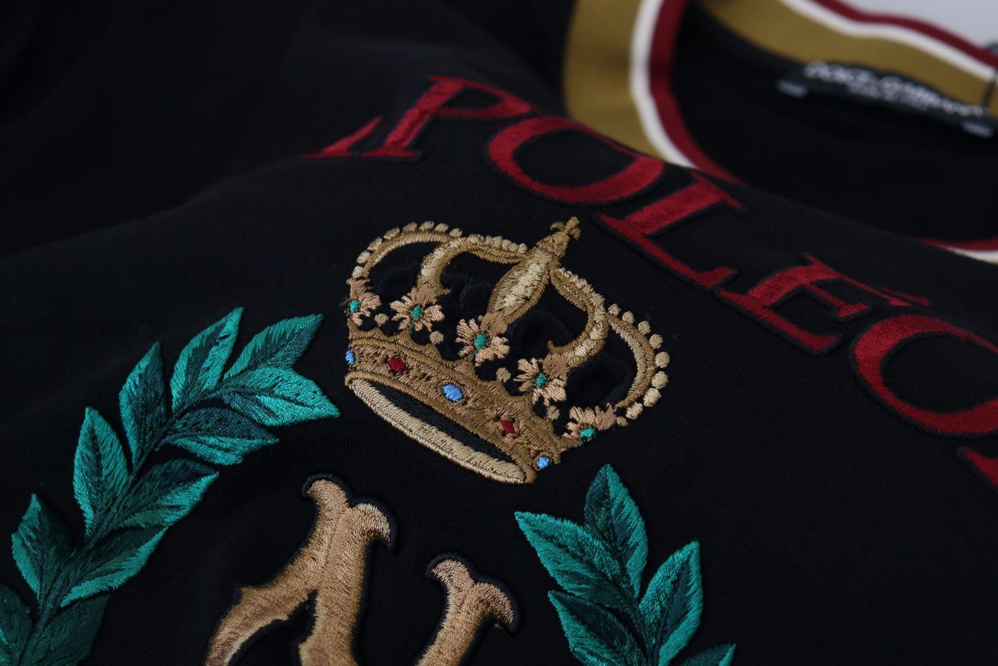 Dolce &amp; Gabbana – T-Shirt mit Rundhalsausschnitt aus schwarzer Baumwolle mit Stickerei