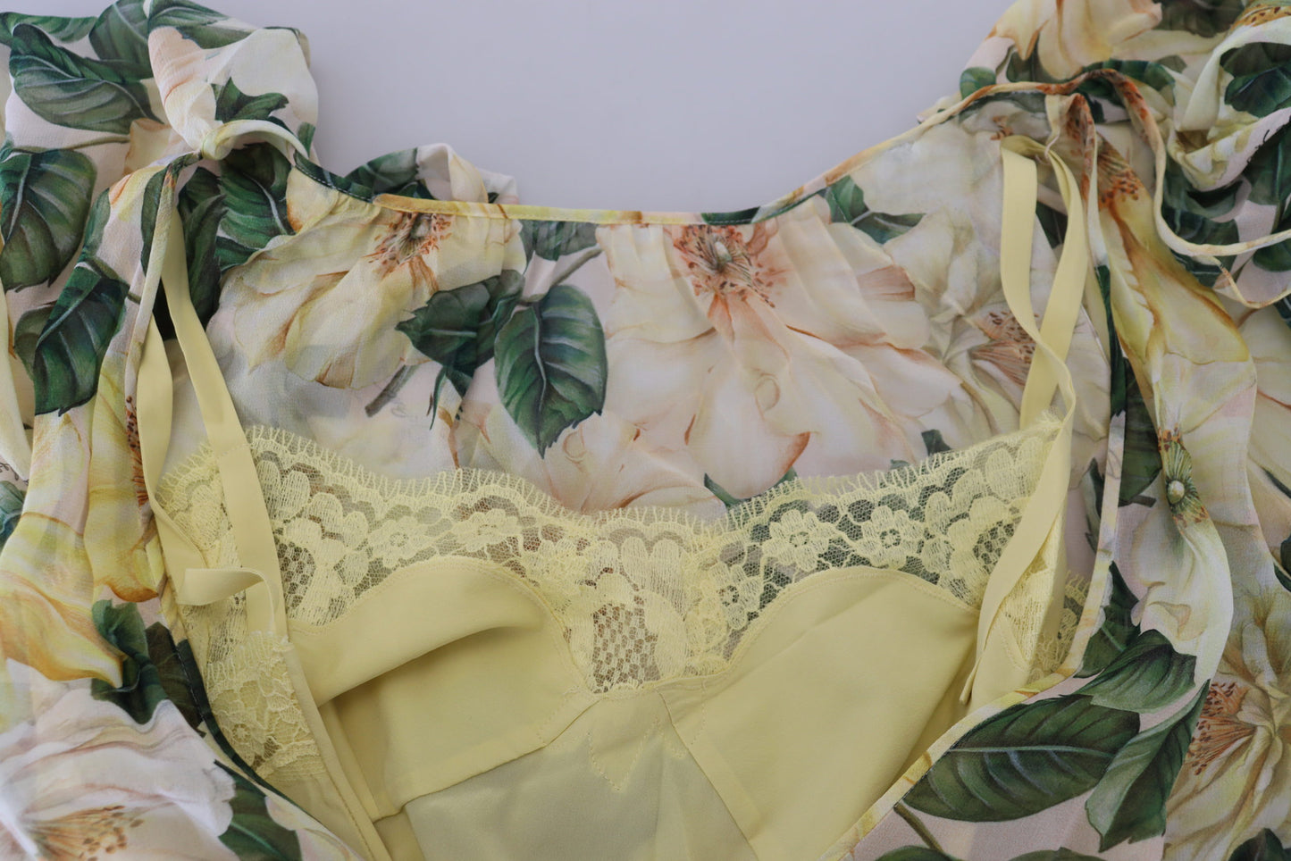 Dolce &amp; Gabbana Robe longue en soie plissée à imprimé floral jaune