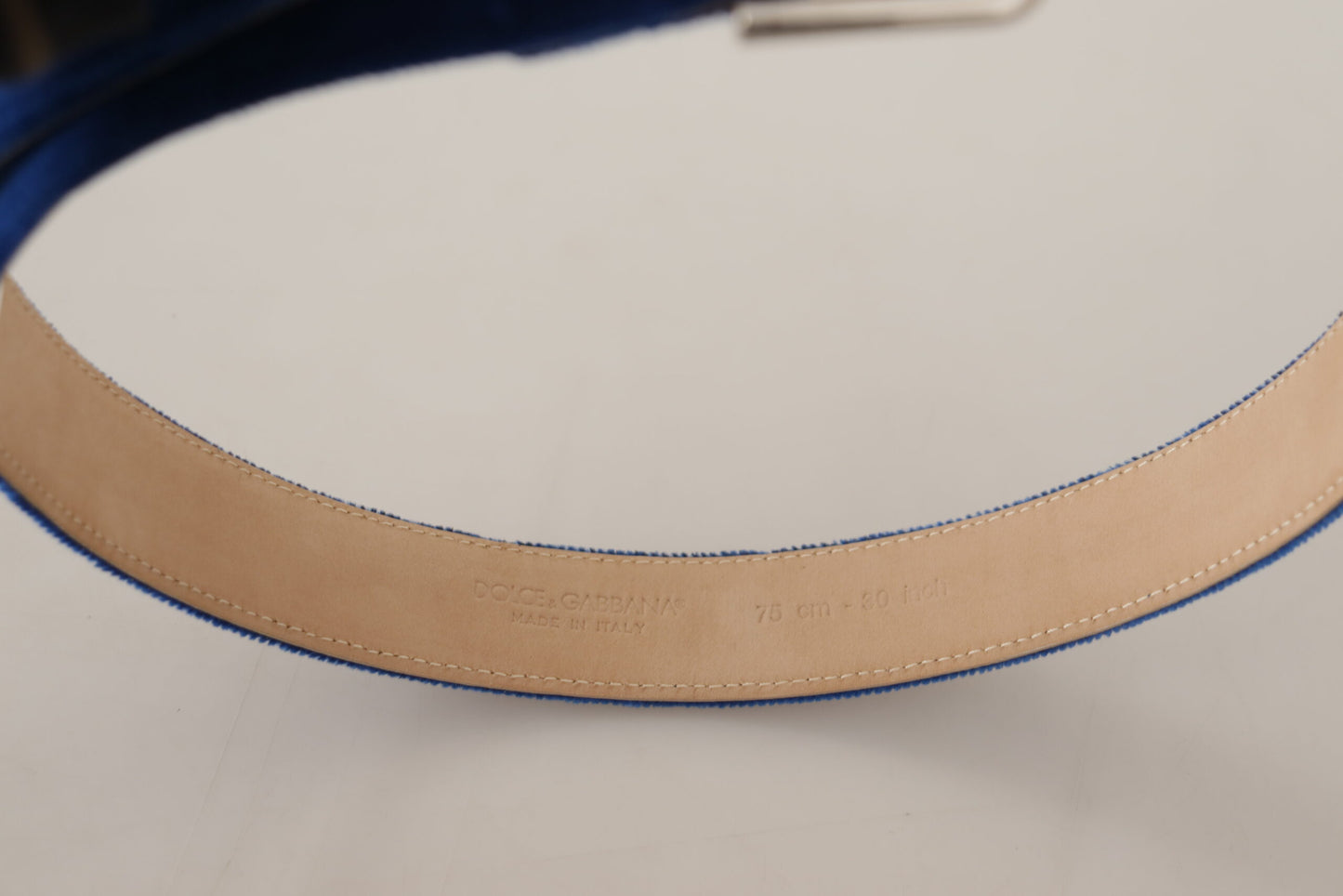 Dolce &amp; Gabbana Ceinture à boucle en métal gravé avec logo argenté en velours bleu