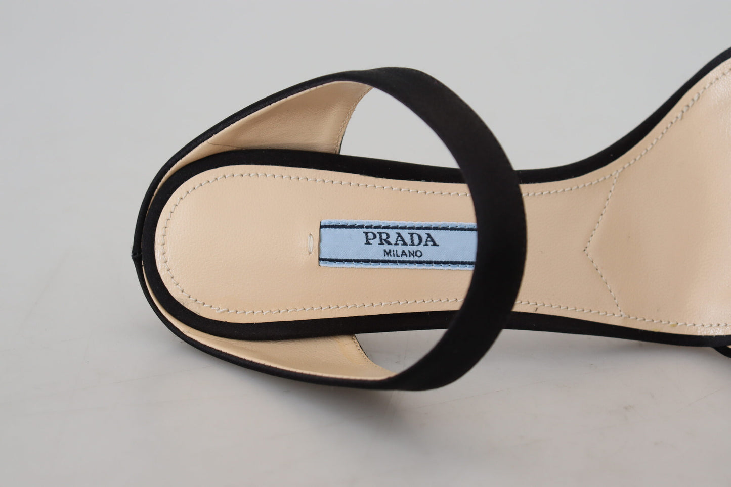 Prada Sandales en cuir noir Talons aiguilles Chaussures à bout ouvert