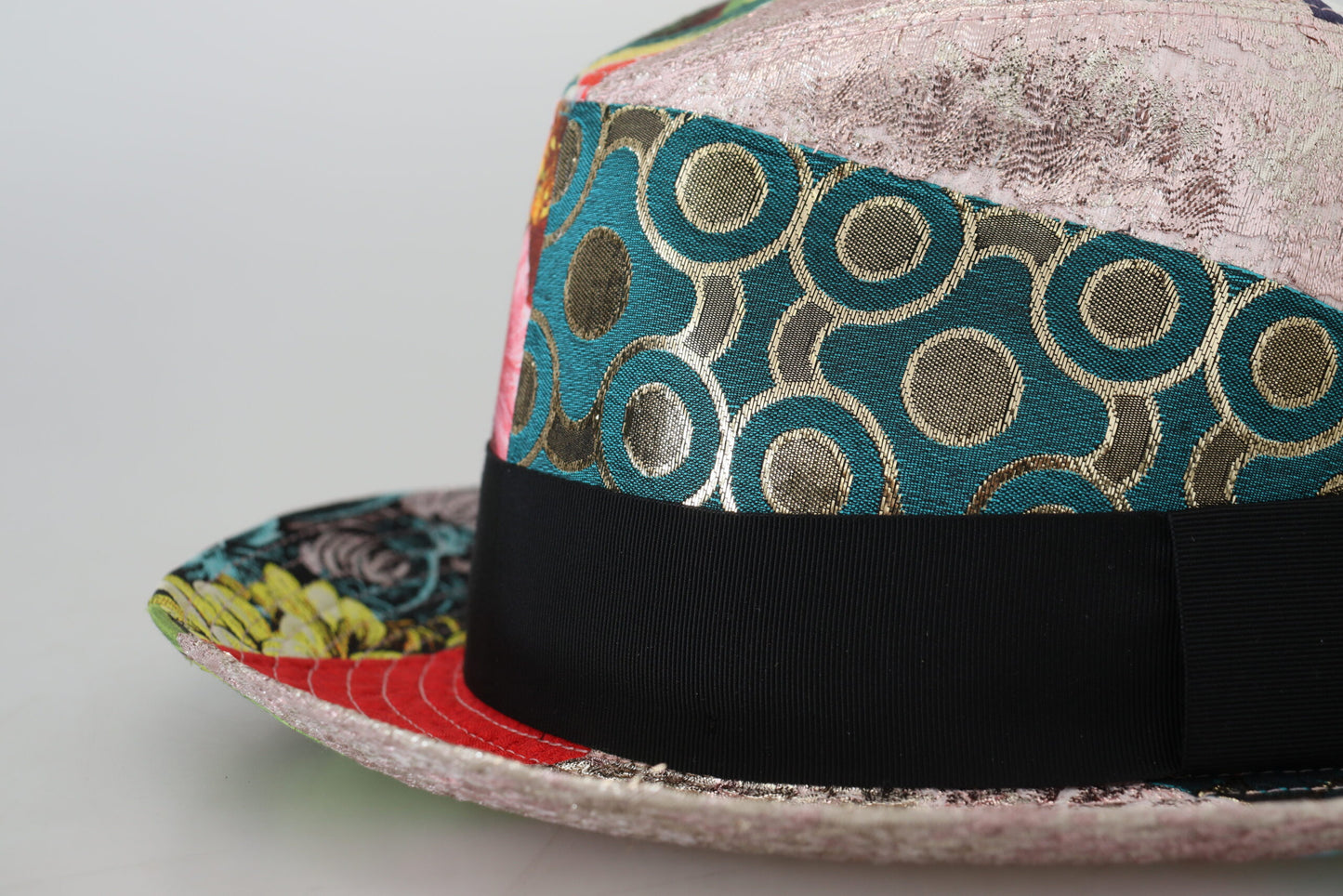 Dolce &amp; Gabbana Chapeau Fedora à large bord en patchwork multicolore pour femme