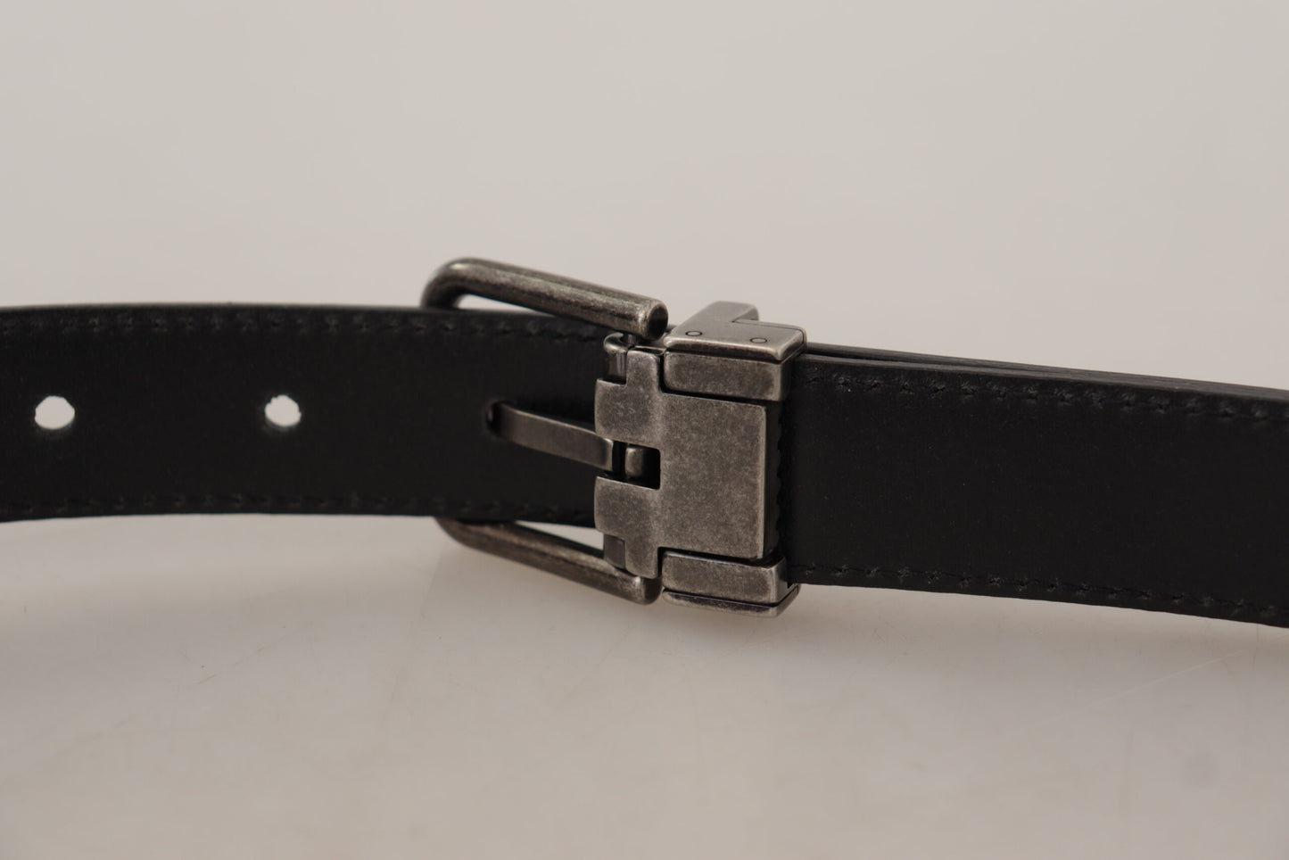 Dolce &amp; Gabbana Ceinture à boucle en métal avec logo vintage en cuir uni noir