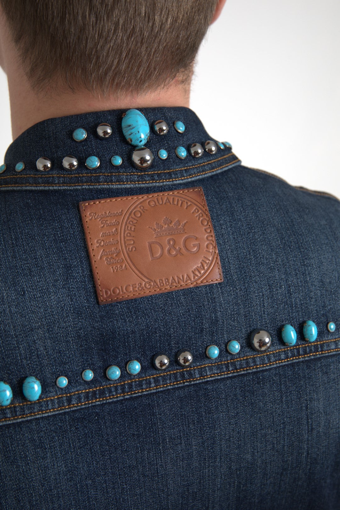 Dolce &amp; Gabbana Veste cloutée en denim bleu turquoise avec pierres