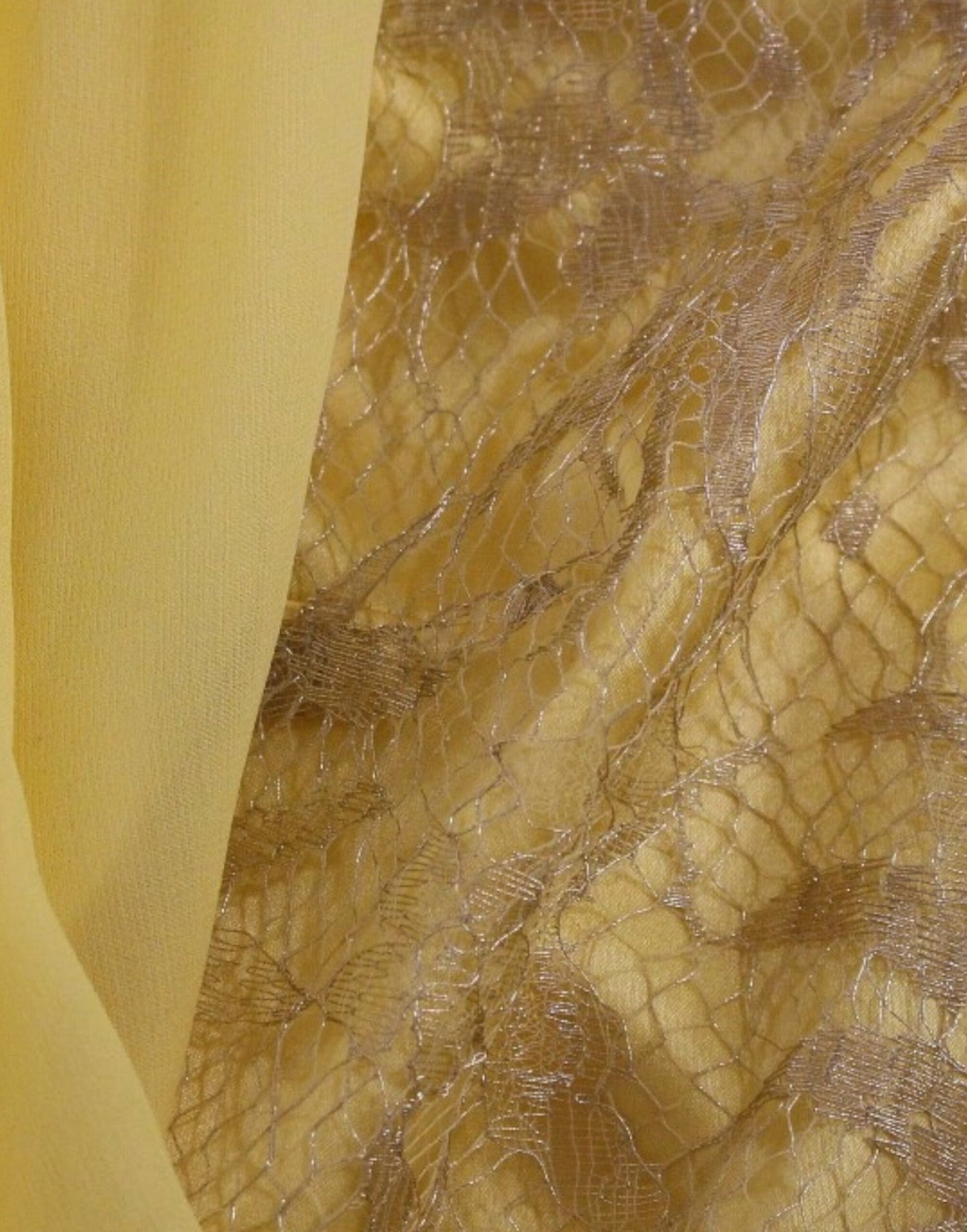 Dolce &amp; Gabbana Mini-robe en dentelle jaune avec cristaux