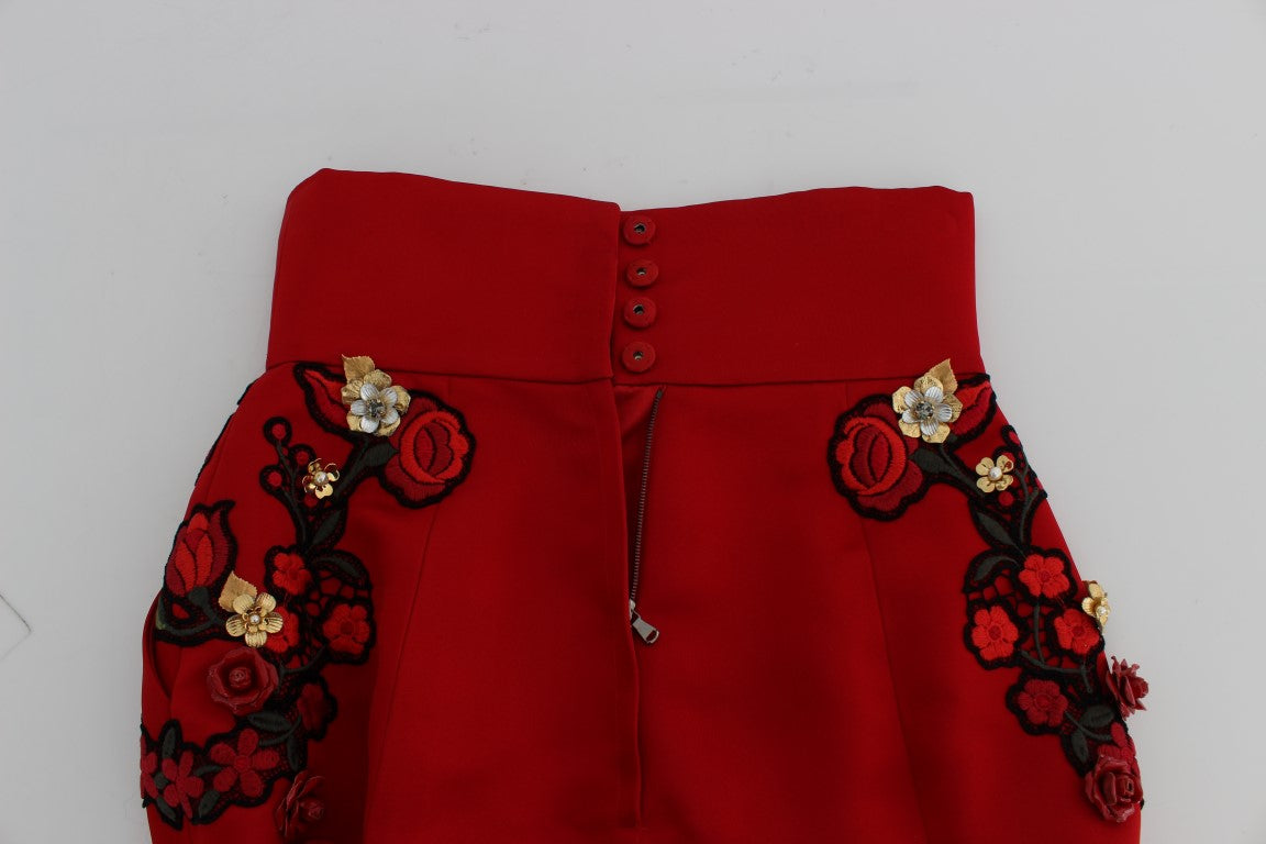 Dolce &amp; Gabbana Shorts aus roter Seide mit Kristallrosen 