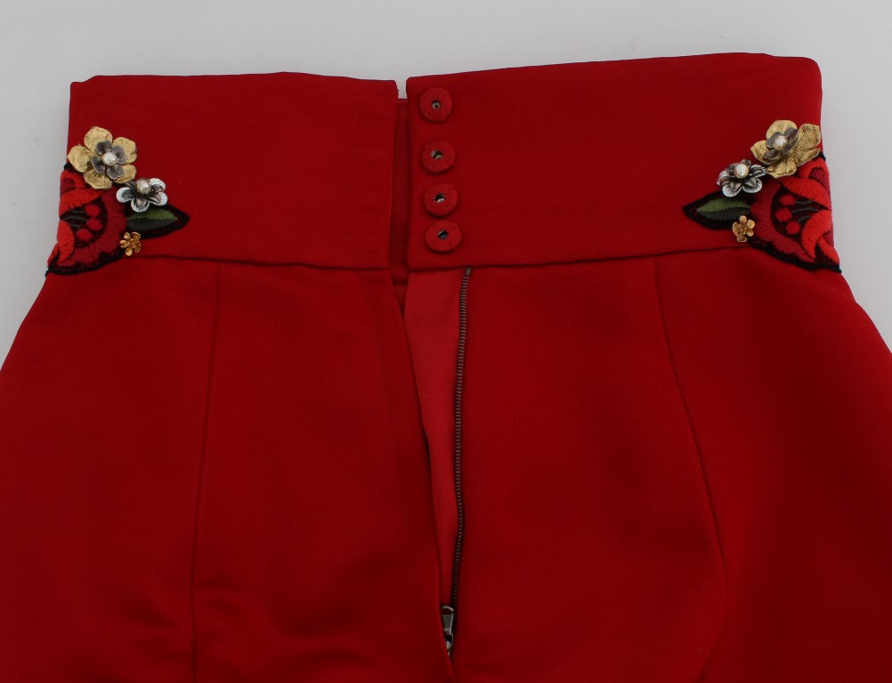 Dolce &amp; Gabbana Shorts aus roter Seide mit Kristallrosen 